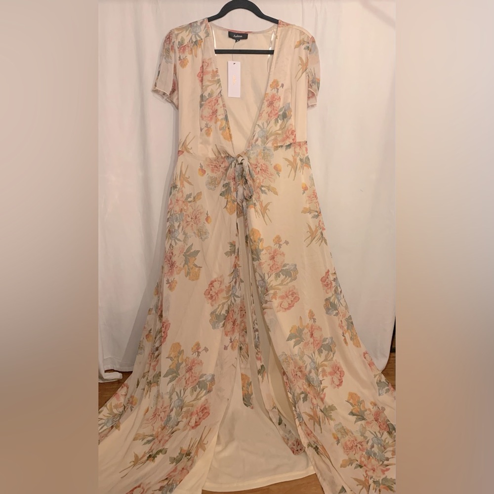 Beautiful, maxi floral dress